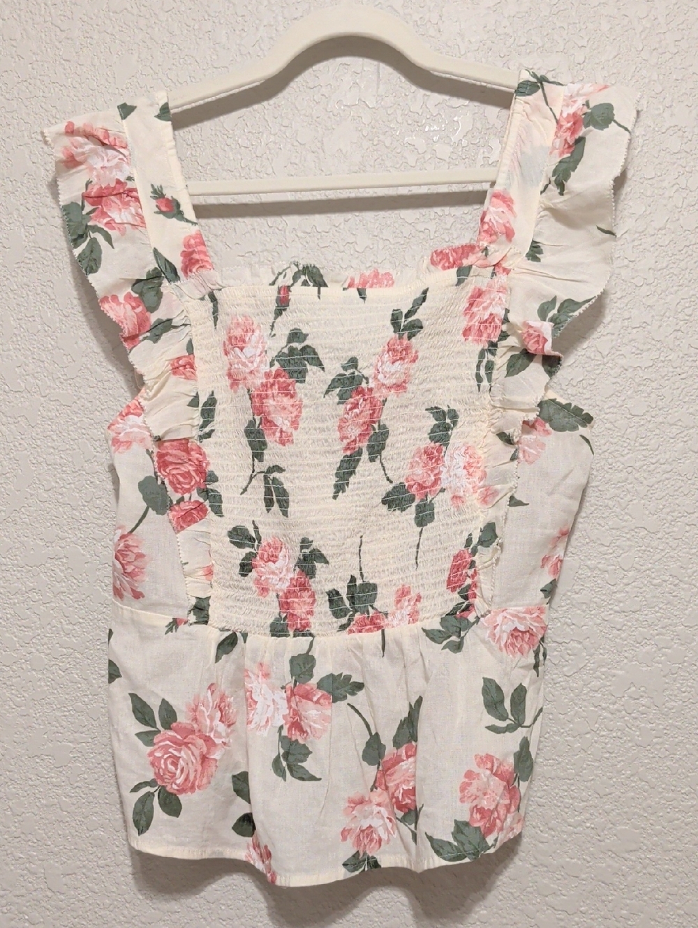 Old Navy cream floral rose print smocked bust ruffled flutter sleeve blouse - Picture 5 of 9